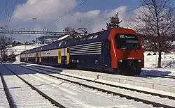 Re 450 022-hauled trainset with original DPZ livery in 1991