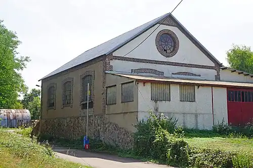 Extraction machine building.