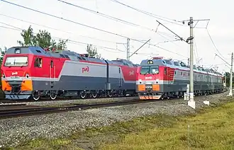 3ES10 (officially 2ES10 with 2ES10S B–unit) and 4ES5K electric locomotives have pantographs only on A-units