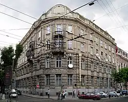 Noyabrskoye Vosstaniye Street, 8