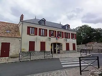 The town hall of Auvers-Saint-Georges
