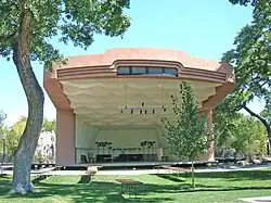 Many performances are held at the zoo