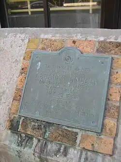 This tablet marks the site where Abraham Lincoln delivered his famous "Lost Speech", May 29, 1856. Placed by Leticia Green Stevenson Chapter, Daughters of the American Revolution, May 29, 1918.