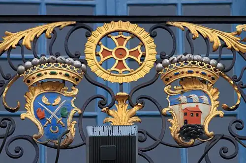 The balconies are decorated with the coats of arms of the capitouls