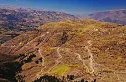 The unpaved Serpentine Road from Chinchaypujio to Qollmay