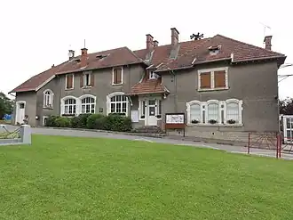 The town hall in Emberménil