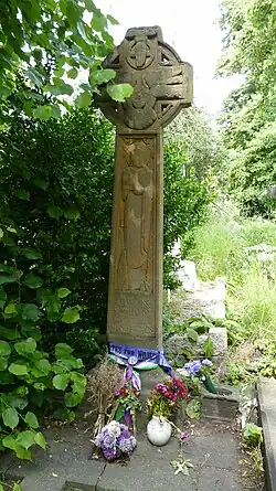 Pankhurst's grave in Brompton Cemetery. The gravestone was sculpted by Julian Phelps Allan[130]