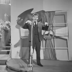 Fud Leclerc performing "Ma petite chatte" in Hilversum (1958)