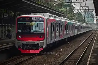 The iE305 series KRL arrived at Track 2 Duren Kalibata Station while conducting a series of tests on Bogor Line.