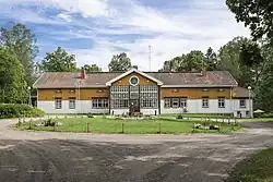Lepaa Manor.