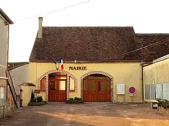 The town hall in Les Clérimois