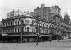 the Waitemata Hotel on the corner of Queen Street and Customs Street in 1927
