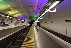 Line 7 platform towards La Courneuve (right). The side platform is not in use.
