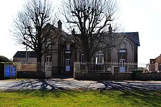 The town hall in Favières
