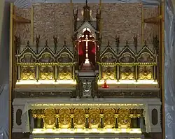 High altar by Jules Cantini inside the Église Saint-Vincent-de-Paul
