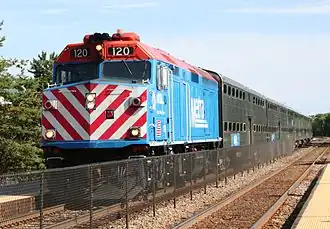Metra EMD F40PH-2 No. 120 at Deerfield, Illinois