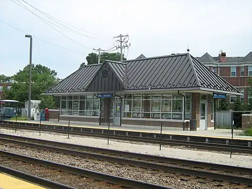 Mont Clare Metra station located near Grand Avenue and Sayre Avenue.