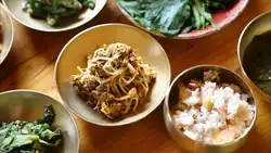 Namul (vegetable side dishes) and kongbap (lower right)