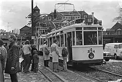 The Hague motor cars 824 and 58 at the Haarlemmermeer station; 14 May 1977.