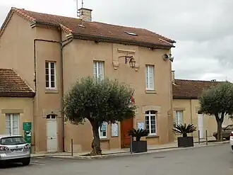 The town hall in Pauligne