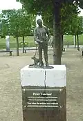 Memorial statue of Peter Tazelaar in Hindeloopen