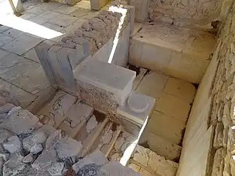 Phaistos lustral basin