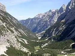The Reintal valley and Reintalanger Hut from the west