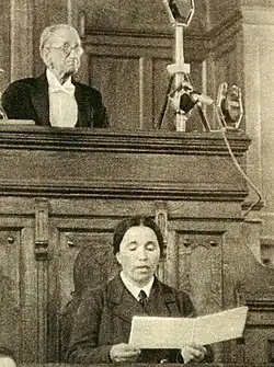 Hatı Çırpan at the rostrum