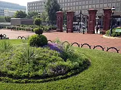Haupt garden and carriage gates