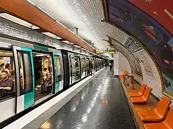 Platforms toward Mairie de Montreuil