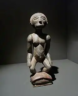 Statuette of a woman; 19th century or early 20th century; by Holoholo people; Ethnological Museum of Berlin (Germany)