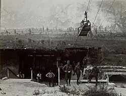 Talstation. Auslaufender Wagen.Seilbahn 62. (BildID 15643742).jpg