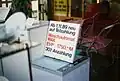 Price tag for a washing machine in a Teterow display window in 1989