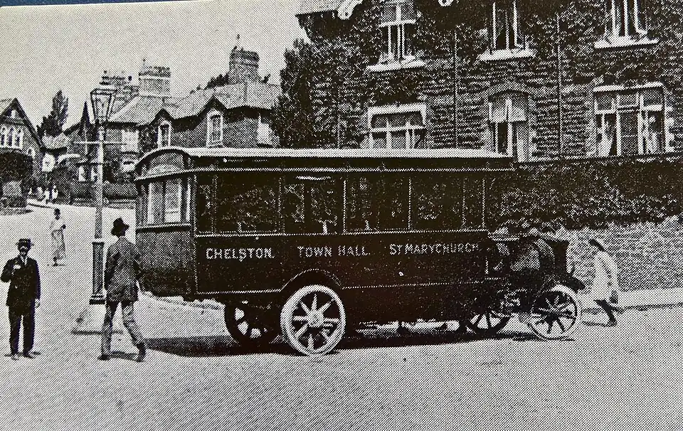 Clarkson steam bus operated by Torquay-Chelston Steam Car Company at Sharon House in 1913