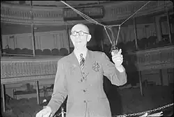 Shadwell in 1945, conducting the BBC Variety Orchestra