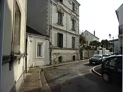 Rue des Oiseaux: the road skirts around the site of the Oiseaux bastion.