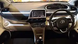 2016 Sienta 1.5 V interior (pre-facelift, Indonesia)