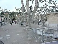 Place des Lices Fountain