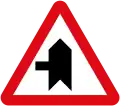 Side road junction with priority