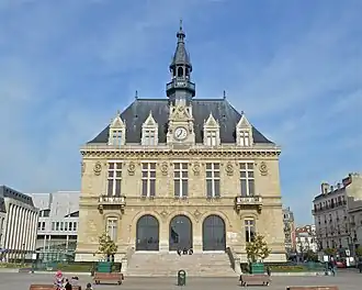 The south front of the Hôtel de Ville