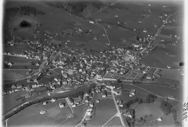 Aerial view from 400 metres (1,300 ft) by Walter Mittelholzer (1922)